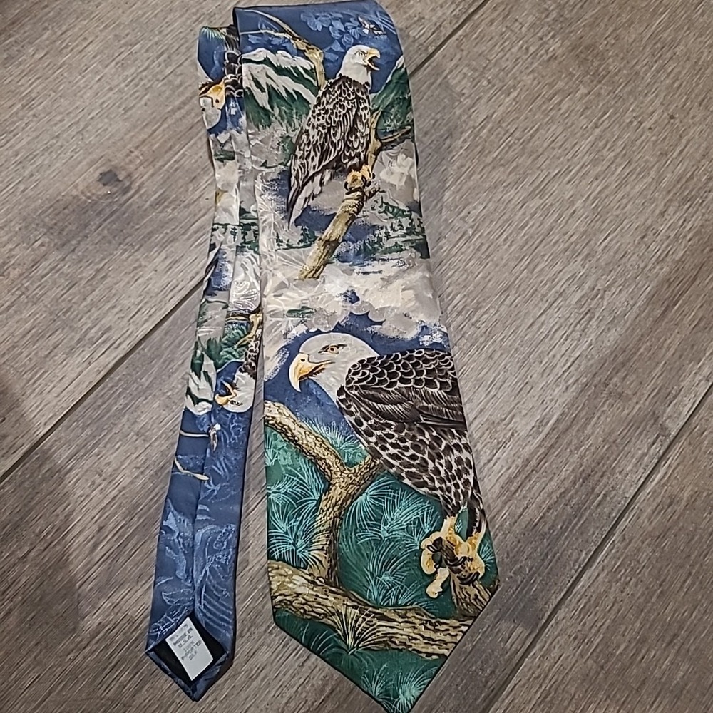 Vintage Endangered Species eagle Neck Tie 100% Imported Silk Made in USA NOS NWT